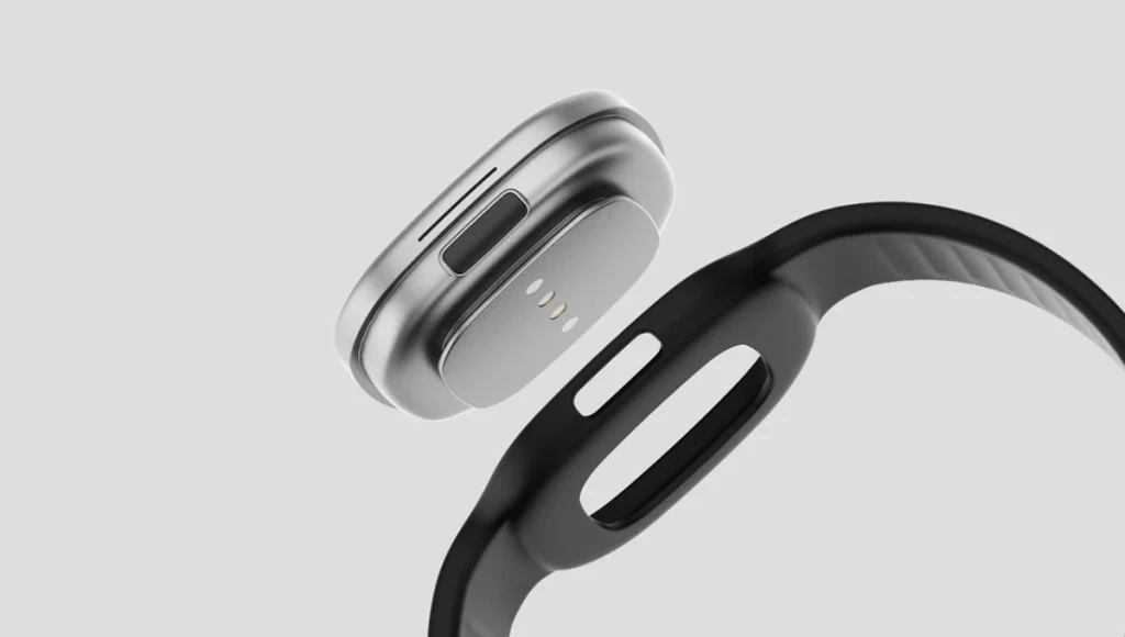 The silicone strap is assembled with a snap-fit structure